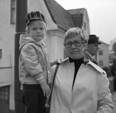 Rune Hultqvists fru och barn 

Dok.110615/KG