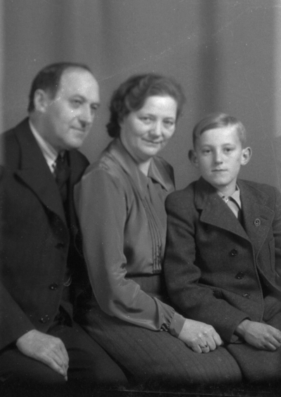 Familjen Jakobsson skräddarmästare sonen Stig



Dok.080701/RS