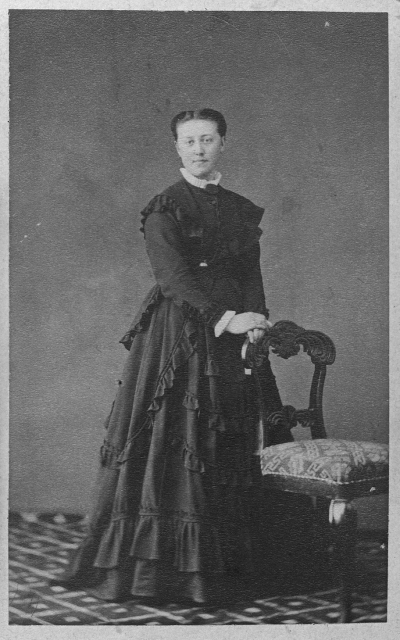 Nanny Hult, 16-17 år.