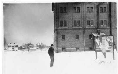 Samma bild som 30040. Centralbryggeriet / Pripps

Bilder från Bergstens som drev både åkeri och leksaksaffär. 

Vissa av bilderna publicerade i kategorin Adderade bilder 2021