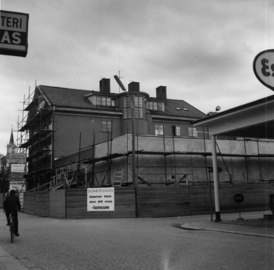 Domus byggs vid torget 

Dok.100602/KG