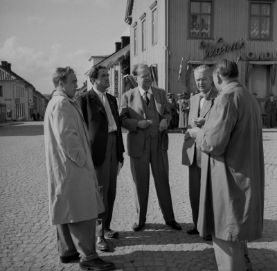 Statsminister Tage Erlander talar på Vimmerby torg

Dok.111021/KG
