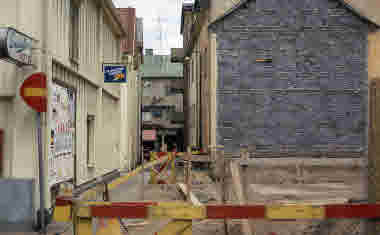 Båtsmansgränd Storgatan / Sevedegatan 
Linderstens Foto 
Lisas Damfrisering

090331/KG