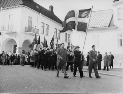 1. Anders Blad, folkskollärare, ordf. i Arbetarkommun 2. Gunnar Persson, chaufför  3. Tore Lundgren, bensinförsäljare,ordförande. i Drätsel Kammaren  4. Enar Fredriksson, kommunalarbetare  5 Cederteg, livsmedelsarbetare  6 Lars Karlsson, Vimmerby Tidning.  7?,  8 Vera Ekberg  9 Tomas Karlsson.   
