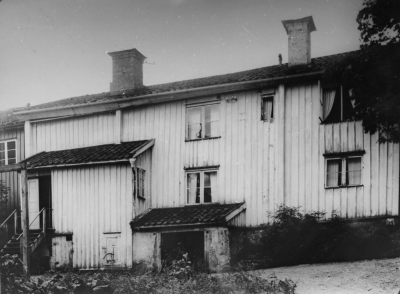Baksidan på Vilhelm Karlssons gård. Storgatan 17.   T.E.
Garvaregården