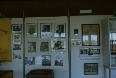 Hantverksutställning kopparslagare krukmakare

090406/KG