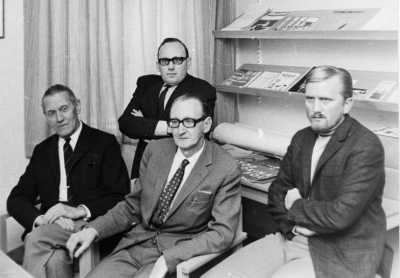 A.B.F.exp.1971.  Från vänster 1 Thorvald Eriksson före detta bibliotekarie  2 Inge Schultz  fögderiassistent  3 Jean Aronsson tryckeriägare  4 Göran Schultz avdelningschef på socialbyrån. Expeditionen färdig augusti 1971.   
