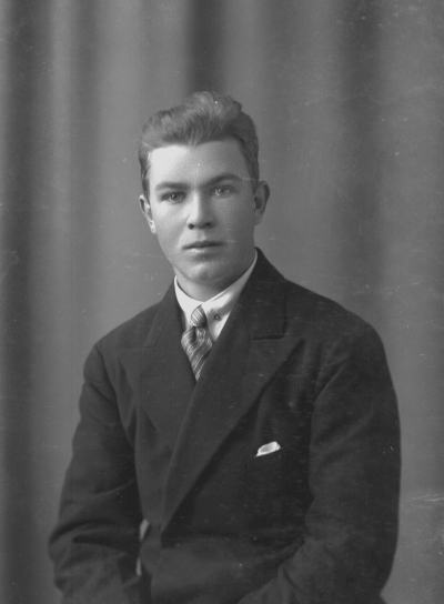 Albin Jonsson
Lillängen



Dok.080515/RS