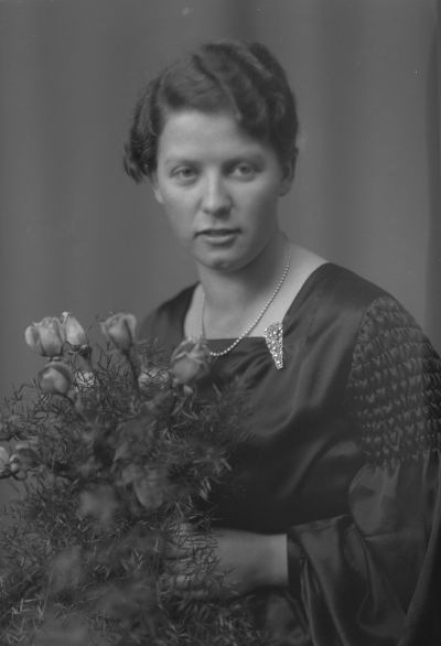 Folke Heller  (fru) troligen Haller



Dok.080701/RS