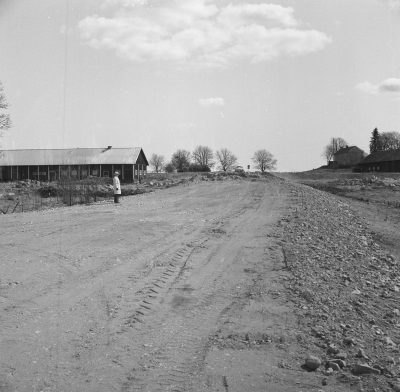 Lundgatan ( kvarteret Oden ? )Vägen mot Tuna efter bron

Dok.110127/KG