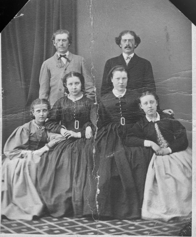 Clara Palme, Fredrik Lund, Carl Lund, Sophie Lund, Emma Hedenberg, Nanny Hult. 19/9 1866.