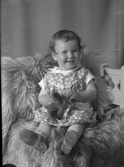 Fru Narin?  (flicka)



Dok.080429/RS