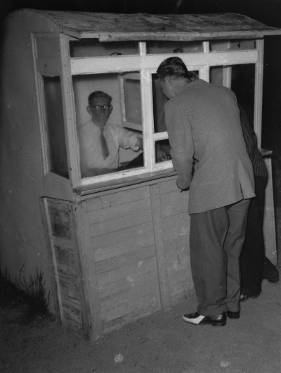 Biljettkuren vid Krönbaden

Dok.100528/KG