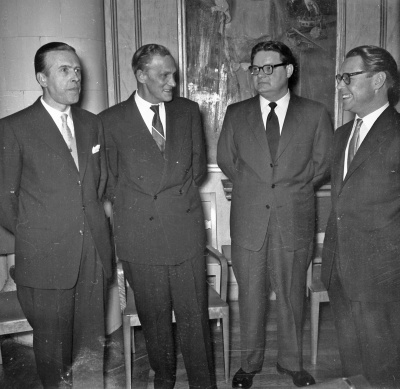 Vimmerby Borgerskap
Frisör Svanberg, Faktor Carl Hult, Målarmästare Nyberg, ?

Dok.110406/KG