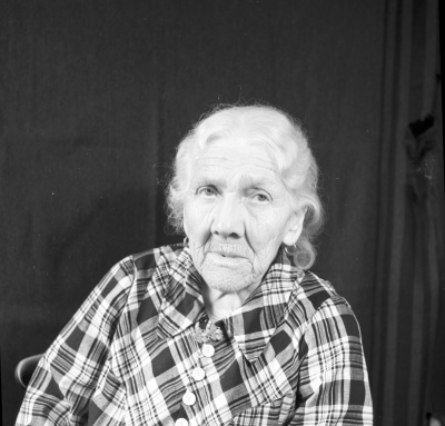 Fröken Ida Hultgren,tvätterska. Kampbacken Vimmerby,  bor tillsammans med en broder Gustav Hultin.       