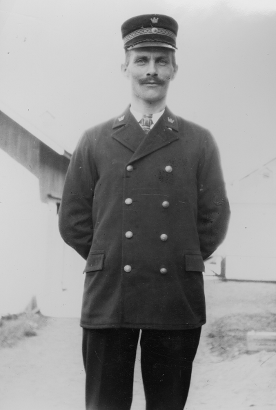 Karl Meijer ( möjligen Beijer ) 1914
född 1881 död 1957 
