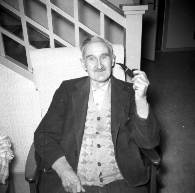 Ålderdomshemmet Linneagården

Dok.110525/KG