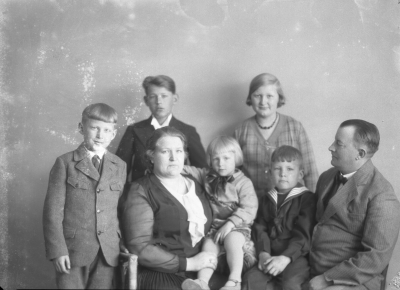 J. B.  Olsson
fr vä Sven, Britta, Per, Stig och Nils



Dok.080612/RS