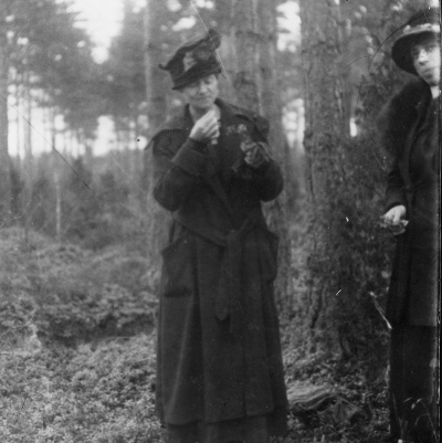 2. Fröken Bengtsson, fotograf.     