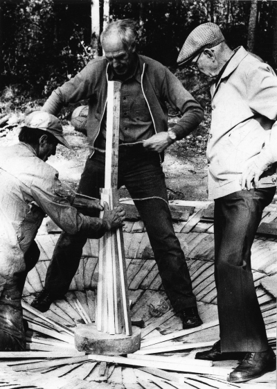 Tjärbränning vid Vagelhem Gullringen
september 1983