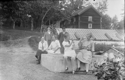 Hällebacka

Många av bilderna i mappen Hällebacka kan lika gärna vara tagna kring Lidhem Locknevi.