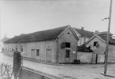 Före 1929, nu Konsum. T.E Kyrkogårdsgatan/Sevedegatan