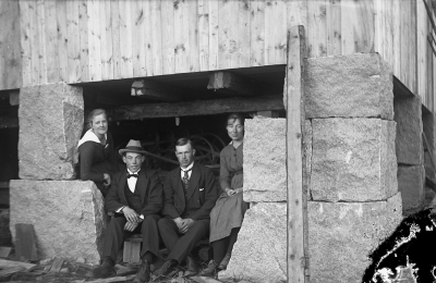 1. Annie Hansson, 2. Zante Hansson, 3. Josef Hansson, Grinderum, 4. Ingrid Hansson, gift Nilsson