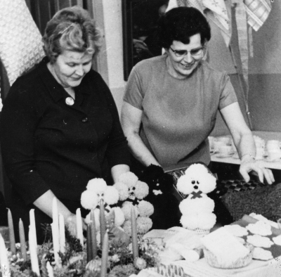 Från vänster  Ann-Mari Karlsson och  Alice Johansson  Vimmerby.   