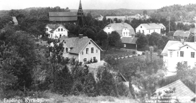 Frödinge 1930-talet  Konsum närmast kyrkan         