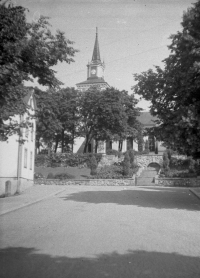 Kyrkan och terrassen nyanlagd, 1930
sedd från Östra Tullportsgatan 



