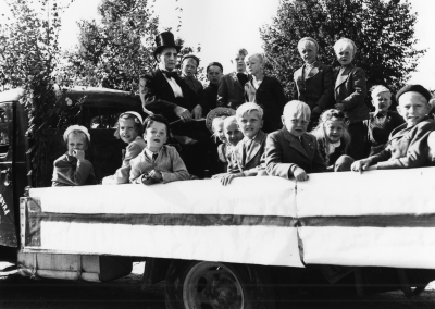 Barnens dag firande
- H C Anderssen läser sagor -