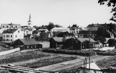 Staden sedd från Kyrkogården 1930-talet. T.E.

Bomans handelsträdgård
Ragnar Liljegrens smedja