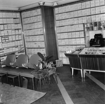 Oscaria skoaffär

Dok.100603/KG