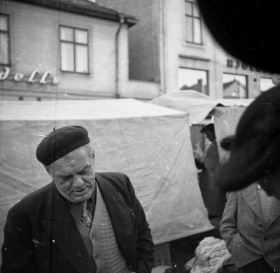 Marknad torget

Dok.110128/KG