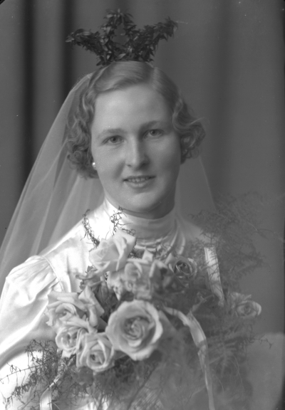 Sven Eriksson  (brud)



Dok.080710/RS