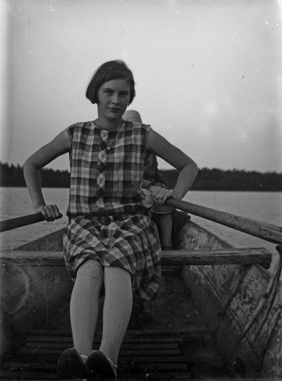 Elsa Blomberg ( född Hallberg ) i Knabbarp 1927