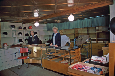 Hanna Dahl Mode & Tapisseriaffär 

090512/KG