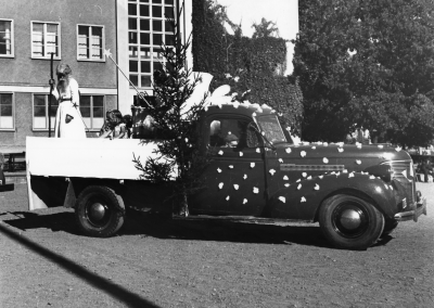 Barnens dag firande 


Dok.100525/KG