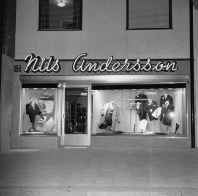 Nils Andersson klädaffär vid Sevedegatan

Dok.100601/KG