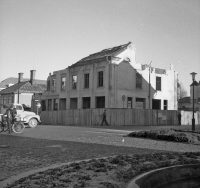 Torget
- Ählströmska huset rivs -

Dok.110404/KG
