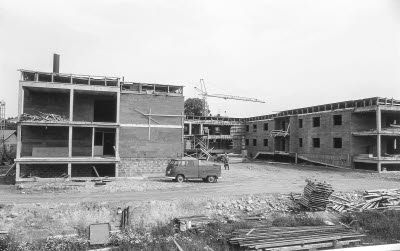 Husbygge Eken

090525/KG