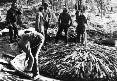 Tjärbränning vid Vagelhem Gullringen
september 1983
