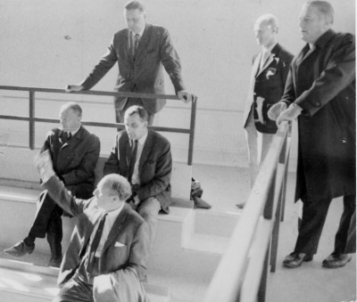 Främre raden.  Erik Paulson, Lantmätare .  Mellersta raden fr.v.  Åke  Härle, Nils Böris, 
Stående från vänster.  Björn Lindberg, Stadsdirektör,  Bengt Hultqvist, Ingeniör,  Ingmar Karlsson, Redaktör   Invigningen av idrottshallen, 1968.          