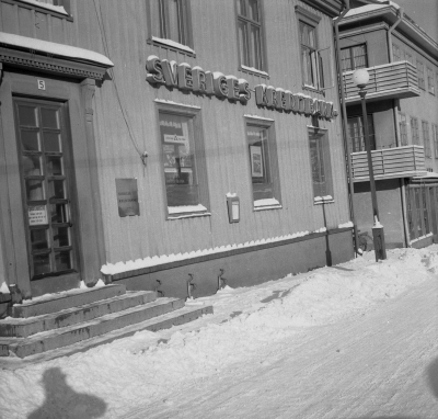 " Vi kring torget "
- Sveriges Kreditbank -

Dok.111020/KG