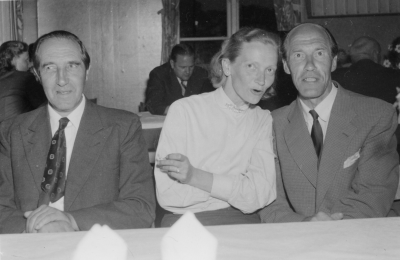 Från vänster  1. Nils Ståhl, Storebro. 2 FruAnna-Lisa Ståhl född Osovicki. 3. Carl Ståhl, musikdirektör, Stockholm.   