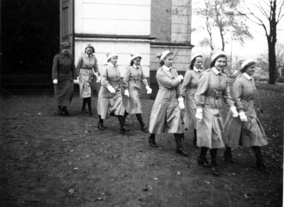 1. Dagmar Nilsson, Södra Vi, 2. Marianne Danielsson/Karlsson, Södra Vi, 3.Birgit Svensson/Karlsson, Södra Vi, 4. Ingrid Jacobsson, Södra Vi, 5. Andersson, Örsåsa.



Dok.080205/RS
