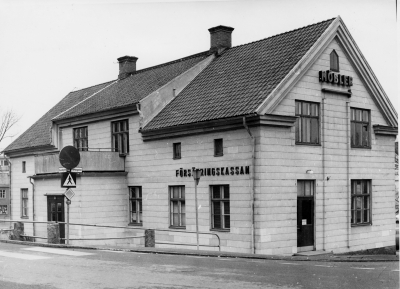 Gamla skolhuset vid Sevedegatan revs 1972, när Kvalitetshuset byggdes. T.E