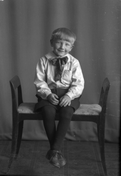 Linnea Carlsson, (gosse)
Ösjöfors
Ydrefors



Dok.080407/RS