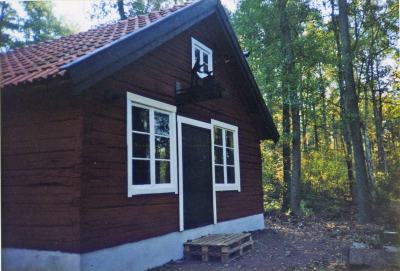Återuppbyggnaden av smedjan pågår 
Smedjan klar utvändigt hösten 1995

