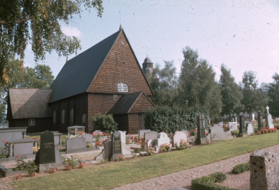 Djursdala kyrka kyrkogård 

090514/KG
